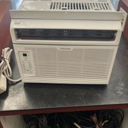 Toshiba Ac Window Unit Rac-wk0612CRRU 