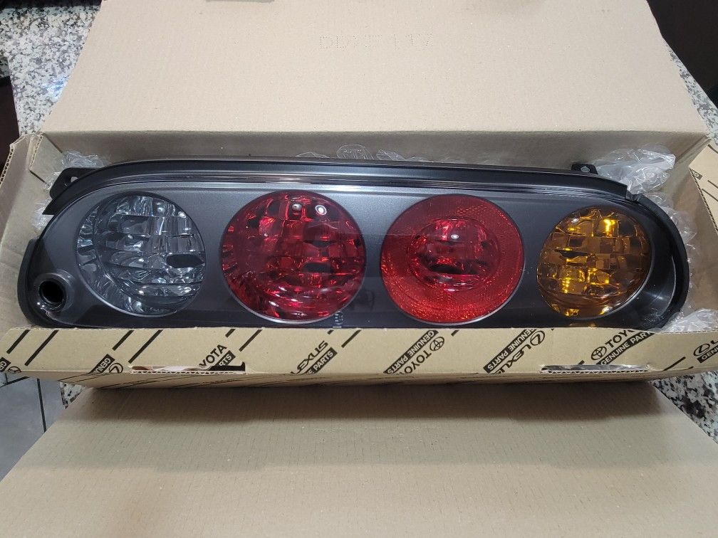 1997 To 1998 Toyota SUPRA S2 TAIL LIGHTs