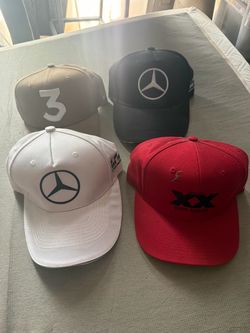 2 snap backs 2 strap backs