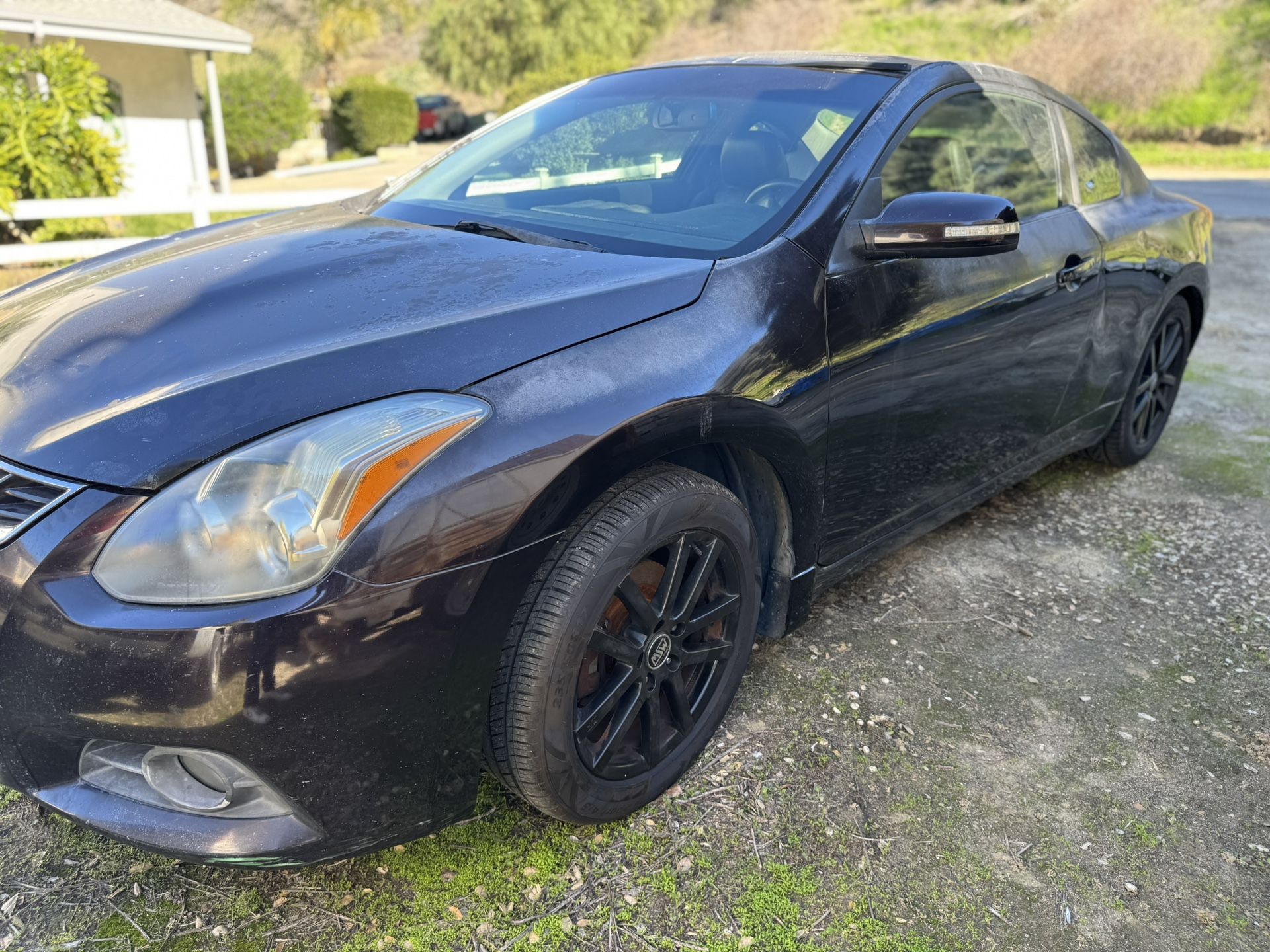 2010 Nissan Altima Coupe   (Ignore Parts)