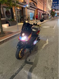 1 week old 430 miles on it bought brand new from dealer