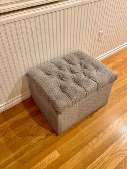 Cozy Tufted Grey Storage Ottoman