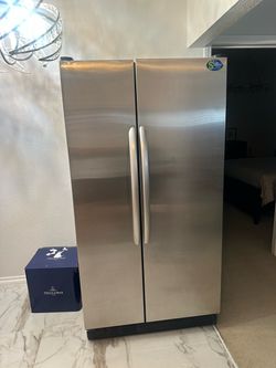 Kenmore refrigerator and frezor stainless steel two door