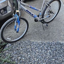 Mongoose Atlas MGX Mountain 26"  Bike