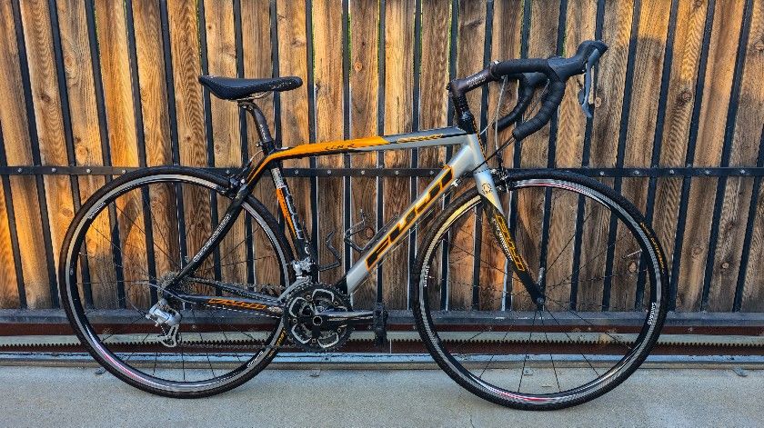 Fuji CCR2 Road bike Full Carbon 50cm