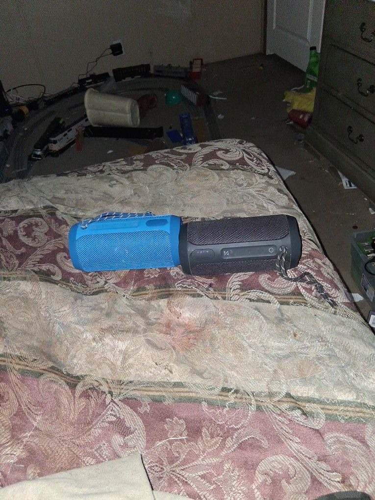 2 EPLINK M6 PRO BLUETOOTH SPEAKER ASKING $70.00 FOR BOTH 