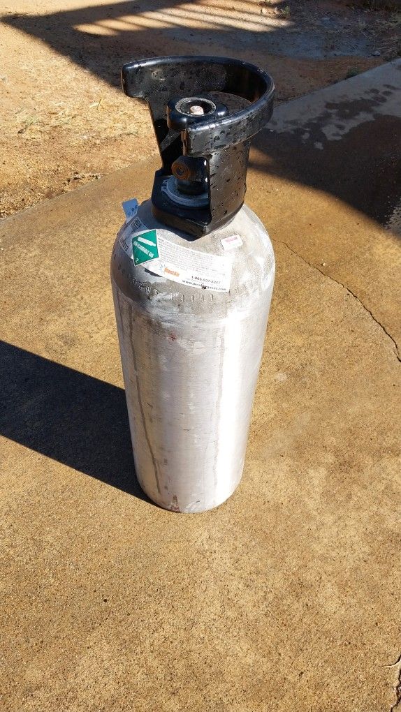 CO2 Tank