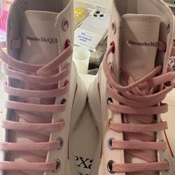 Designer Alexander Mcqueen 