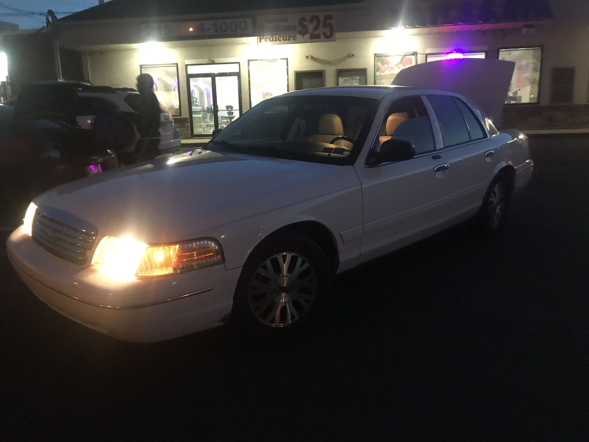 2003 Ford Crown Victoria