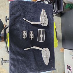 Willie G  Mirrors, Shifter Pegs And Brake Pedal 