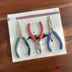 $5 for NEW Jewelry Making Pliers Set