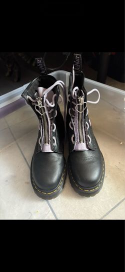 Dr. Martens 1460 Zip Heart Lug Sole Boot