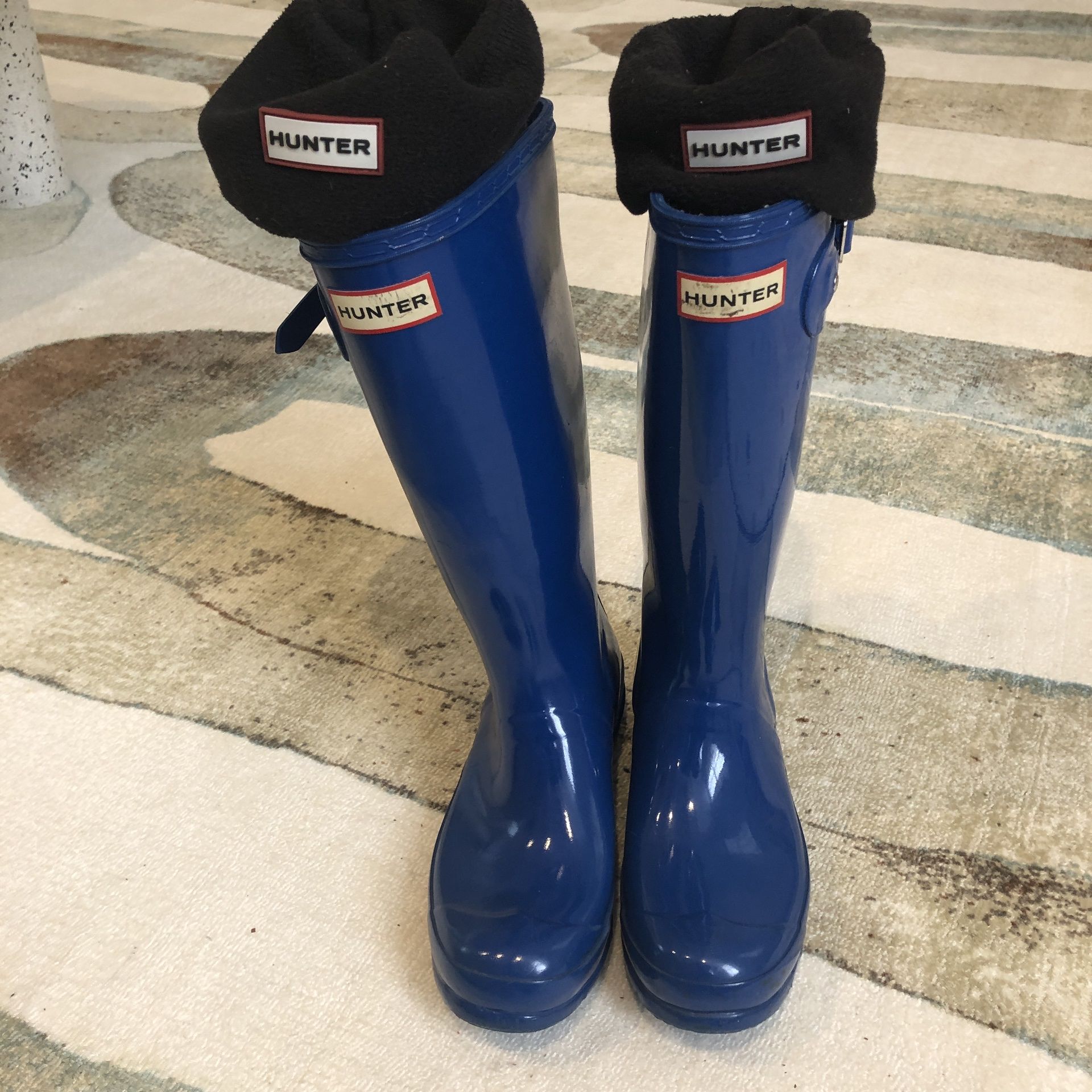 HUNTER Tall Gloss Blue Rubber Rain Boots w/ warmer lining Sz6 US 37 5b 6g uk 4. Condition is "Pre-owned". Shipped with USPS Priority Mail. Shiny brig