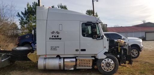 2013 volvo vnl Parting Out
