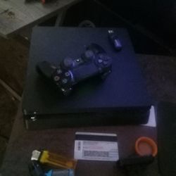 PS4 Slim Comes With A Month Of Playstation Plus 