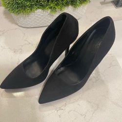 Black High Heel Pumps 