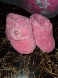 baby girl uggs size 0/1