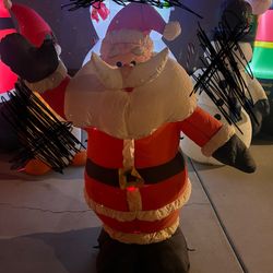 4 ft Santa In Good Condition!!