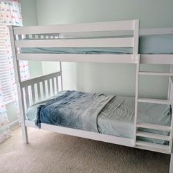 Solid Wood White Twin/Twin Bunk Bed