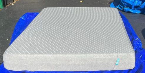 Like New Siena 14” Signature Memory Foam, Queen Mattress, Excellent Condition