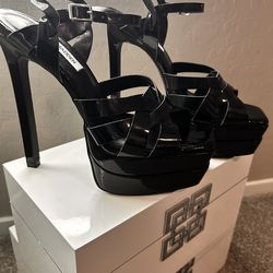 STEVE MADDEN STILETTOS SIZE 8 1/2 - BLACK PATENT