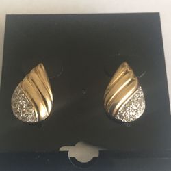 14K Solid Gold Diamond Earrings 💎 Never Worn