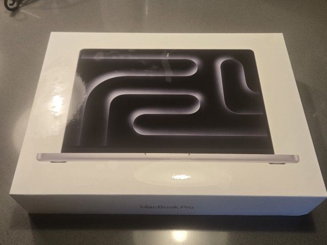 Macbook Pro M4 Barely Used