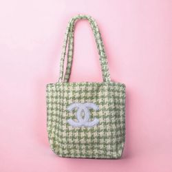 GWP (Gift With Purchase) Chanel Beauty Tweed Tote