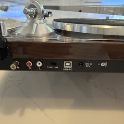 Retrolife Vintage record player 
