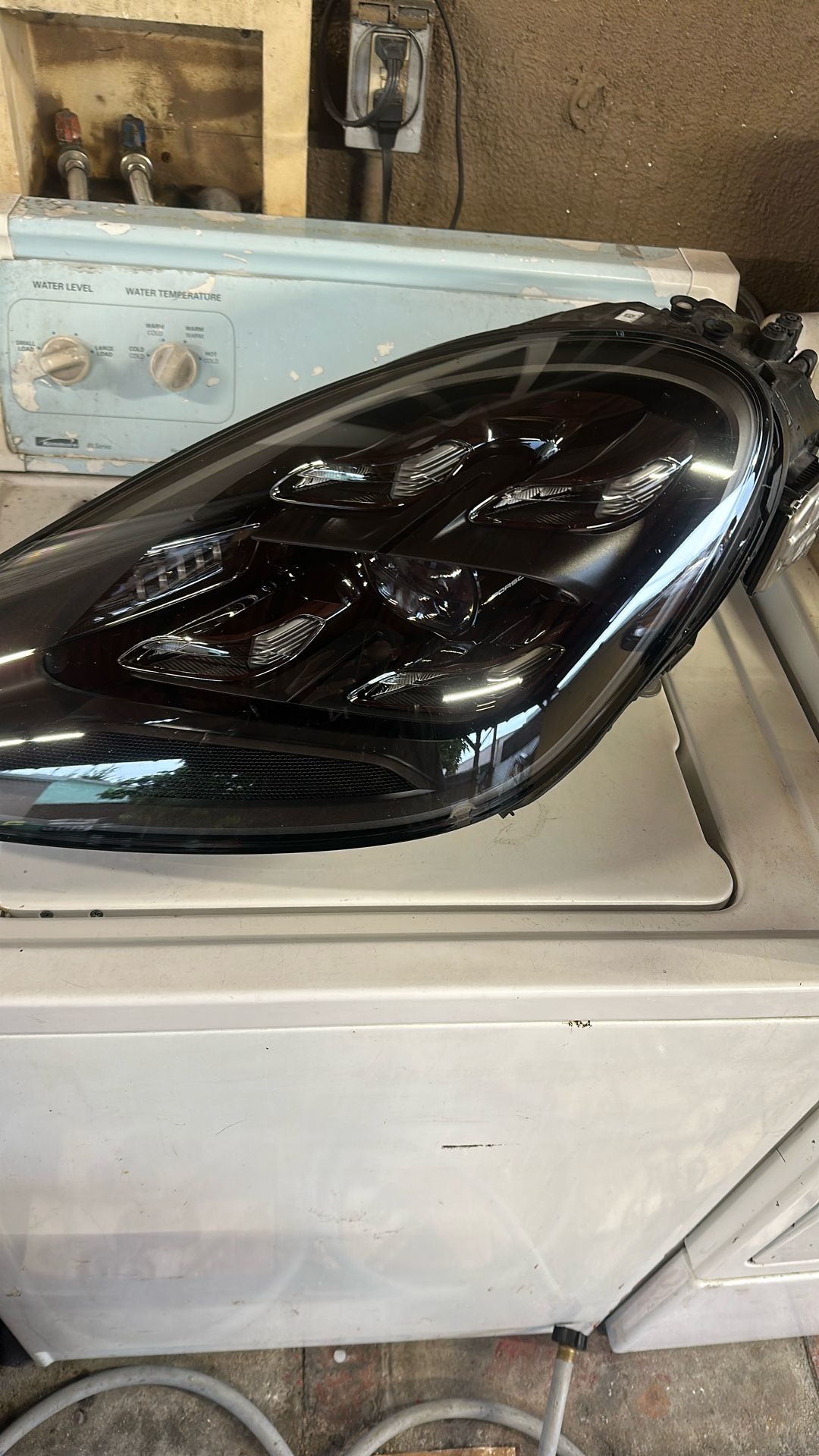 2022 Porsche Cayenne Headlight