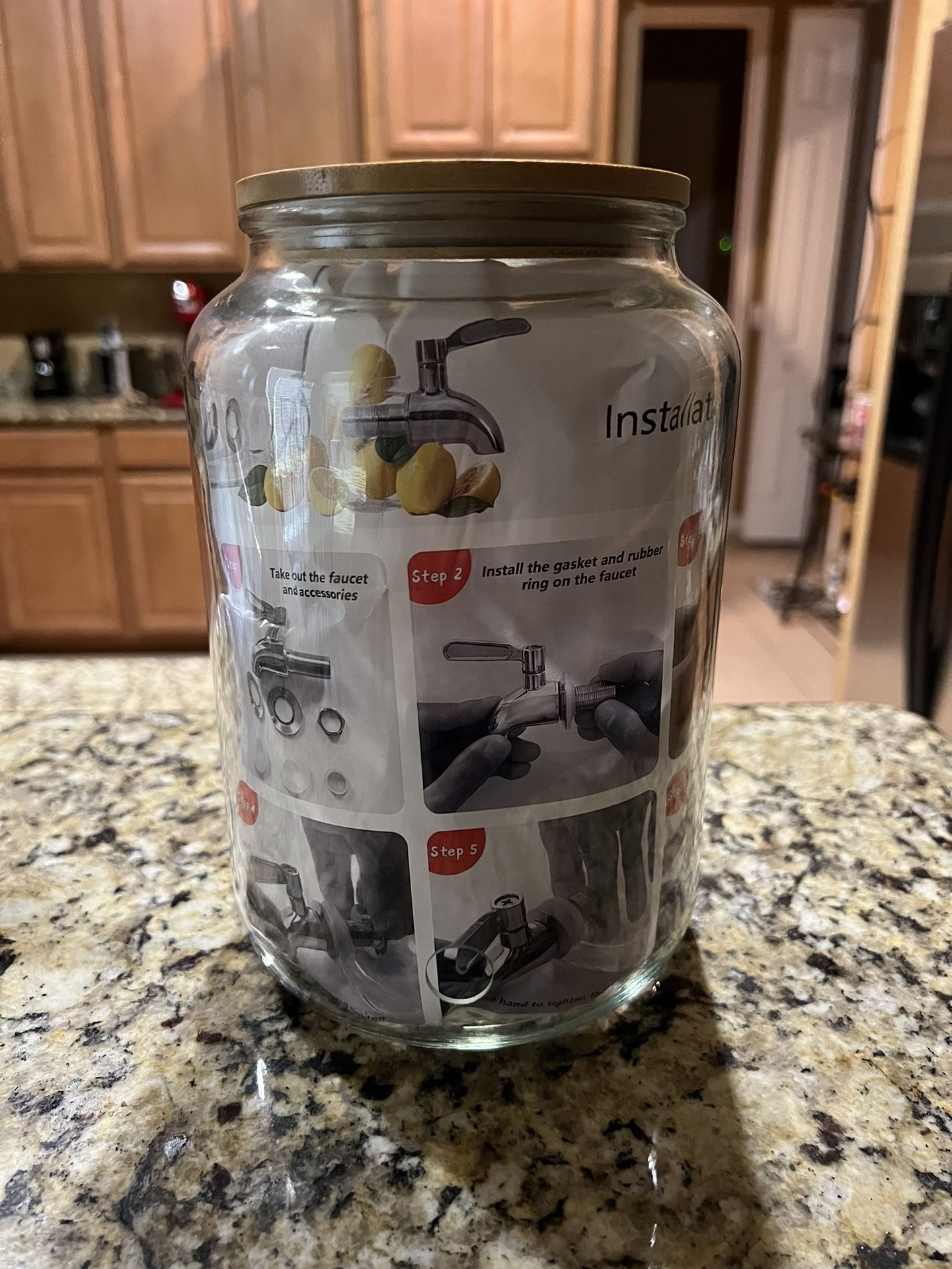 1 gallon Glass Jar With Faucet Brand New