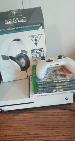 Practically new Xbox one s 1tb
