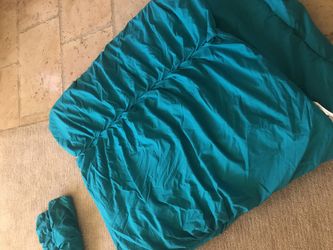 Queen bedspread with pillow shams
