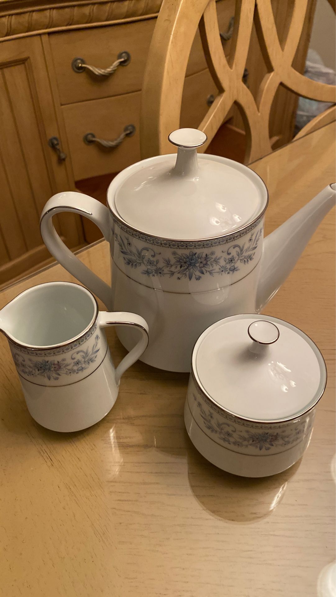 Contemporary fine China by Noritake