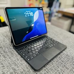 📱 iPad Pro 11” (2nd Gen) – 256GB + Apple Magic Keyboard – Great Condition!