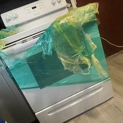 200 Watt Electric Stove . Great Condition 