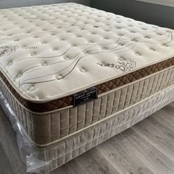 Queen organic cloud edition Europillow top 12inch mattress and Boxspring