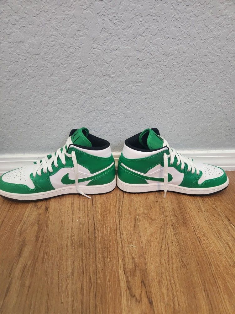 Air Jordan 1 Mid Lucky Green