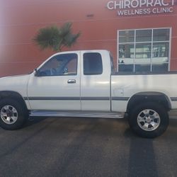 Toyota  T-100.  