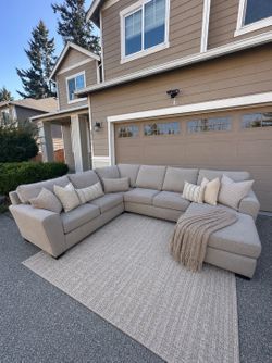 Large Beige/Tan Sectional Couch w/swappable Chaise