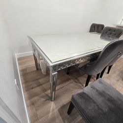 Z Gallary Sophie Mirrored Dining Table with 5 chairs and bench
