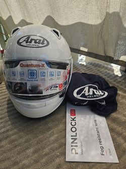BRAND NEW Arai Quantum-X Helmet - Diamond White - Size Small.
