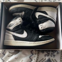 Used Jordan 1 High OG Black And White Size 4 Youth
