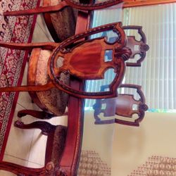 Dinning Table With Six Chairs 