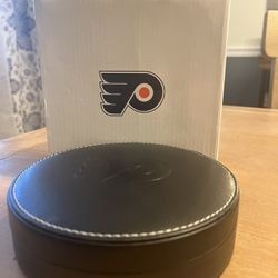 Philadelphia Flyers Wine Accessory Kit