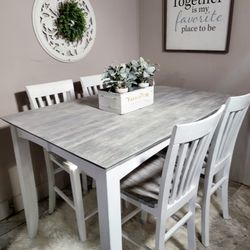 Table W Chairs W Delivery