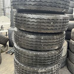 Vendo Set De Llantas 215/75/R17.5 INSTSCION Y Balance Las 6 Llantas Por $400