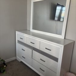 Dresser with Mirror 