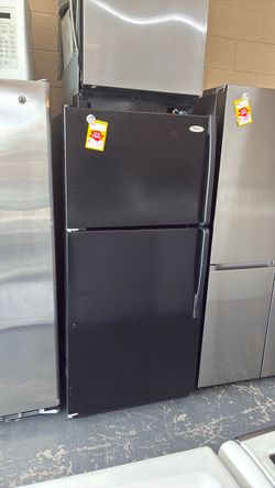 Nice like new Whirlpool refrigerator black