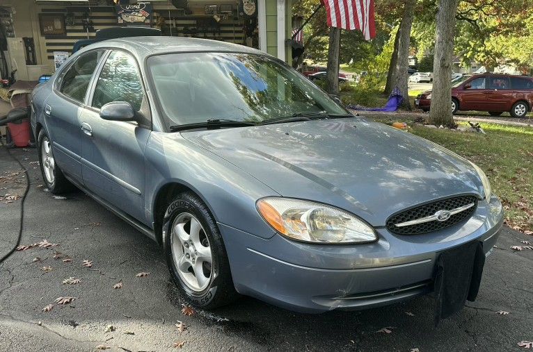 2000 Ford Taurus